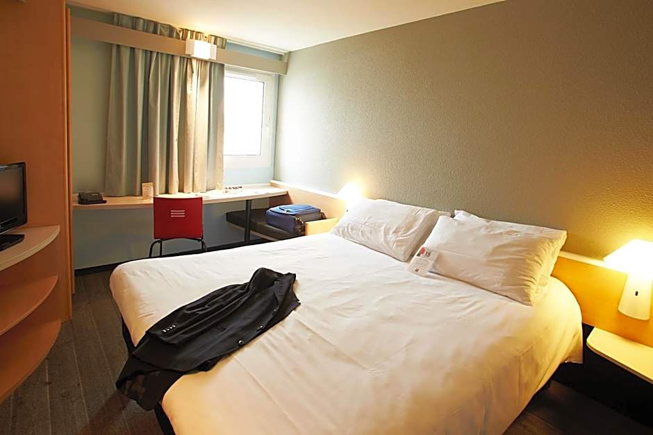 Ibis Auray