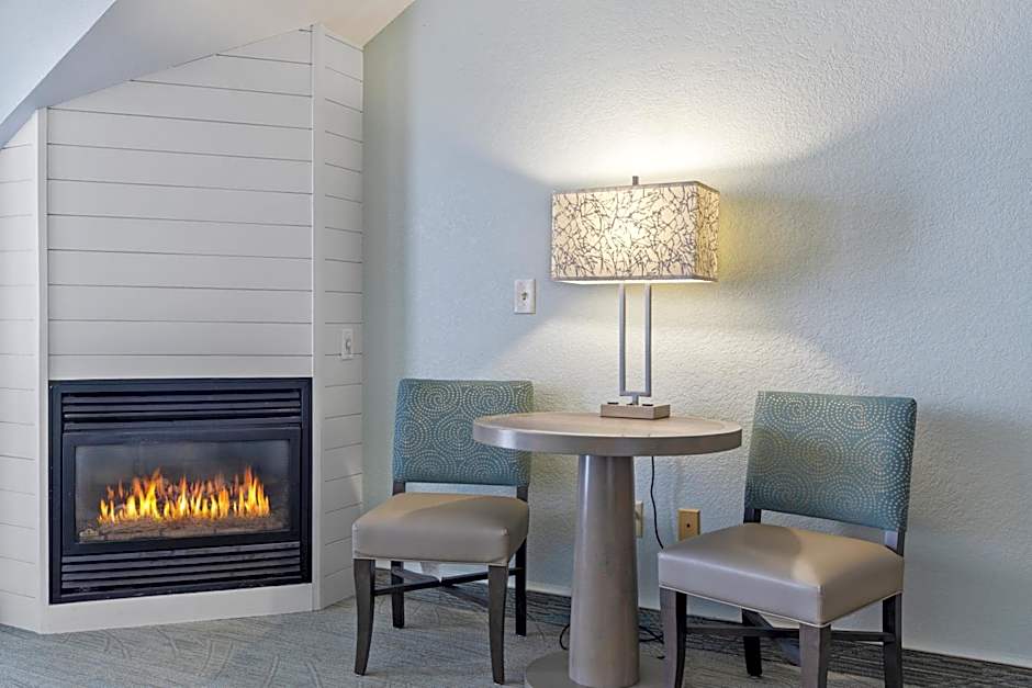 Cherry Tree Inn & Suites
