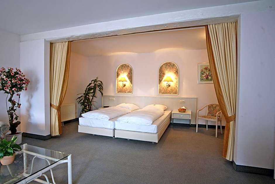 Arvena Reichsstadt Hotel