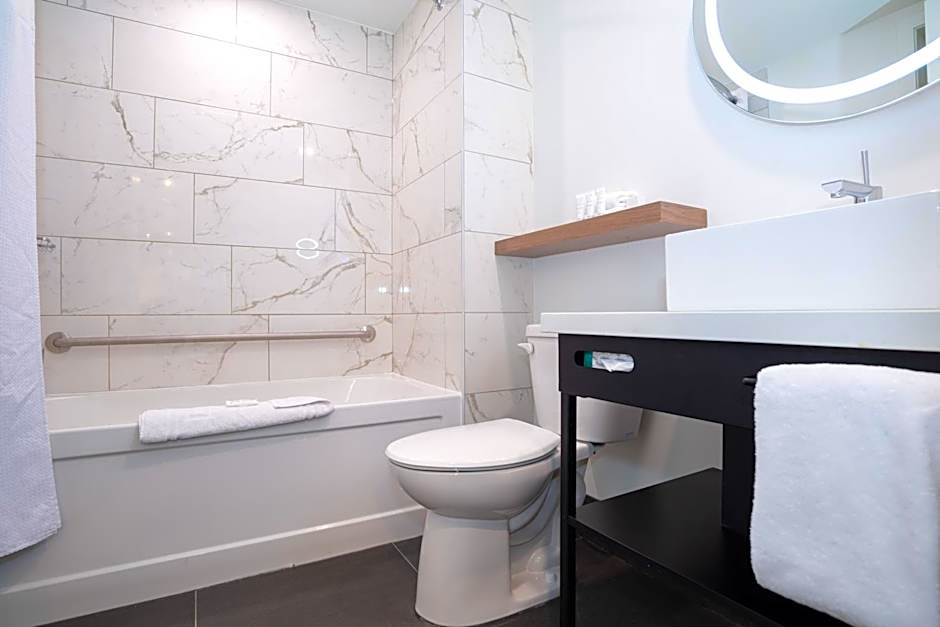 Sandman Signature Calgary Airport Hotel