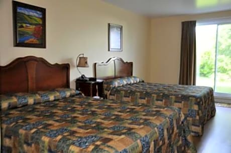 Superior Queen Room with Two Queen Beds