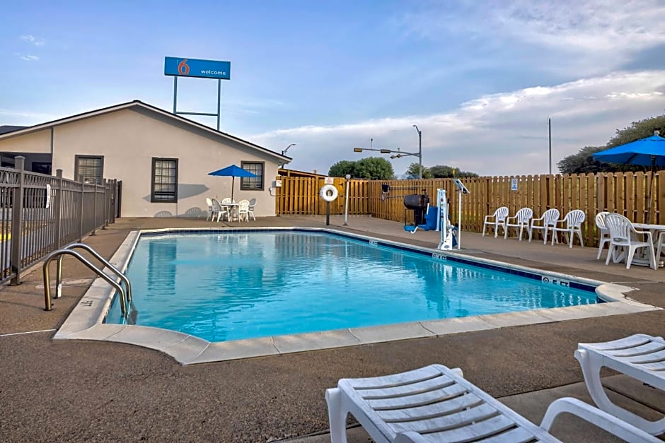 Motel 6 Bryan, TX - College Station