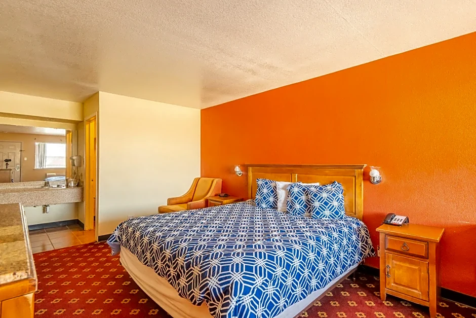 Econo Lodge Inn & Suites Downtown San Antonio