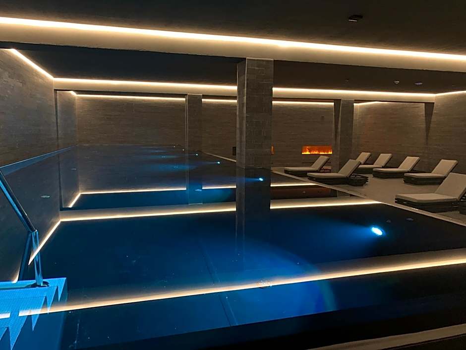 LOEV - VELA Hotels