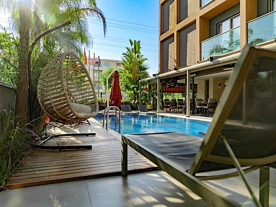 Laren Sea Side Hotel Spa