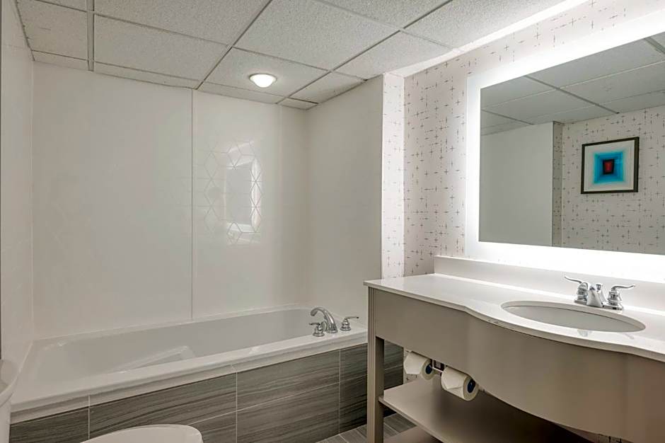Crowne Plaza Indianapolis-Airport By IHG