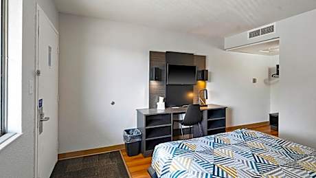 Queen Room - Disability Access - Roll in Shower