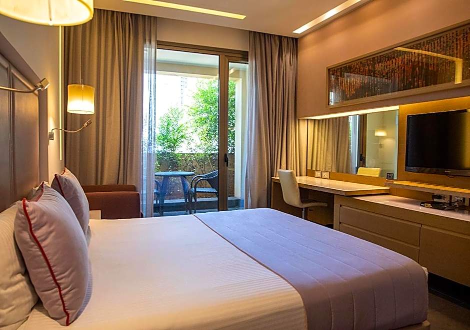 Saifi Suites