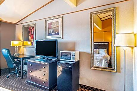 King Bed Accessible