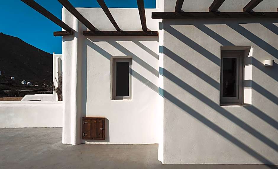 Bianco Diverso Suites