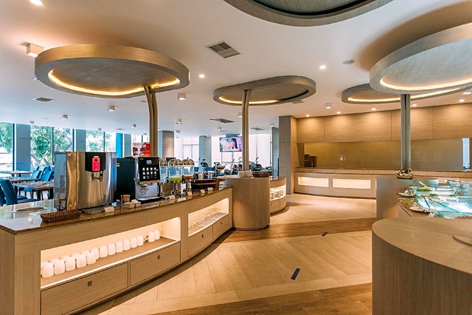 Seabed Grand Hotel Phuket - SHA Extra Plus