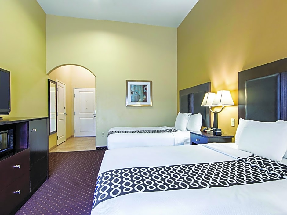 La Quinta Inn & Suites by Wyndham Houston New Caney