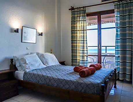 Double Room with Balcony and Sea View