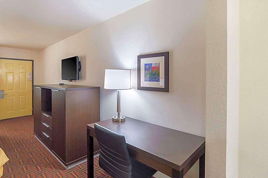 Quality Inn East