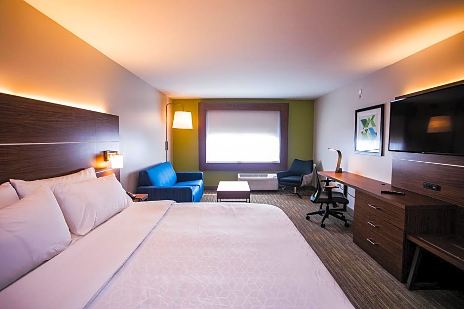 Holiday Inn Express and Suites Rehoboth Beach