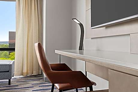 Guest room, 1 King, High floor