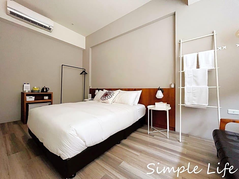 Simple Life Room
