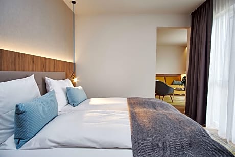 Suite, 1 King Bed with Sofa bed (1 King Bed and 1 Double Sofa Bed)