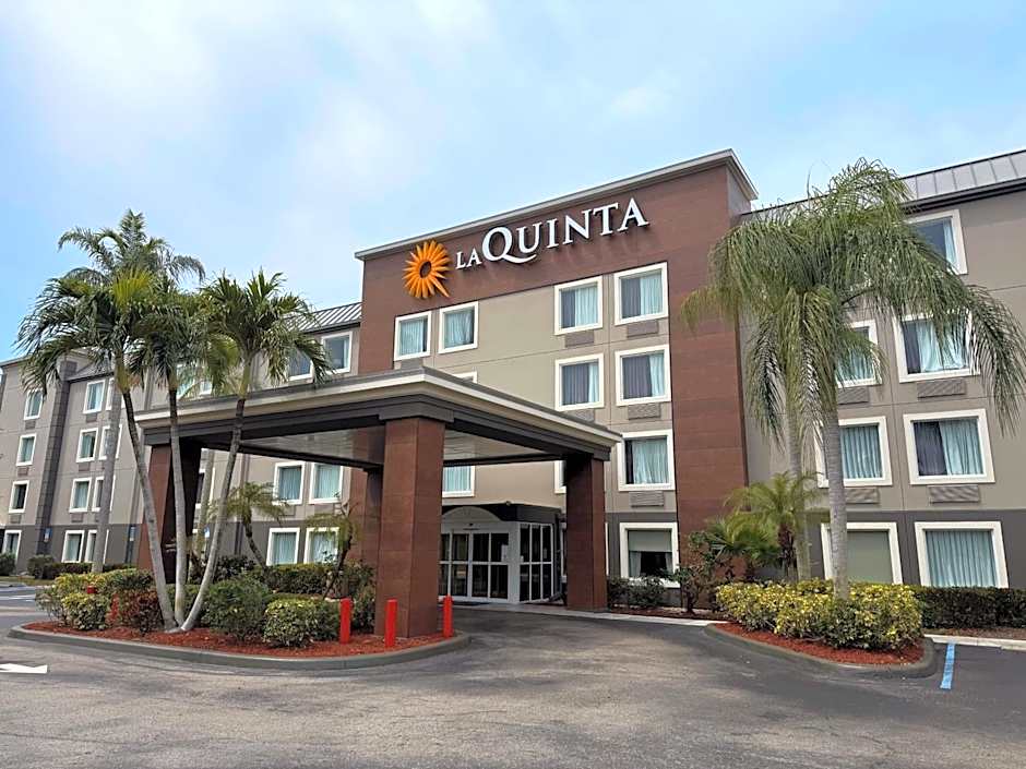 La Quinta Inn & Suites by Wyndham Naples East - I-75