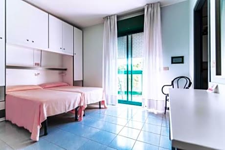 Double or Twin Room with Terrace