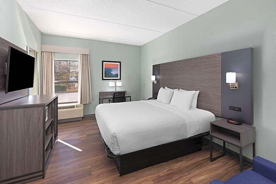Baymont by Wyndham Creedmoor