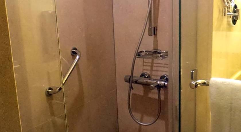 Amman Airport Hotel