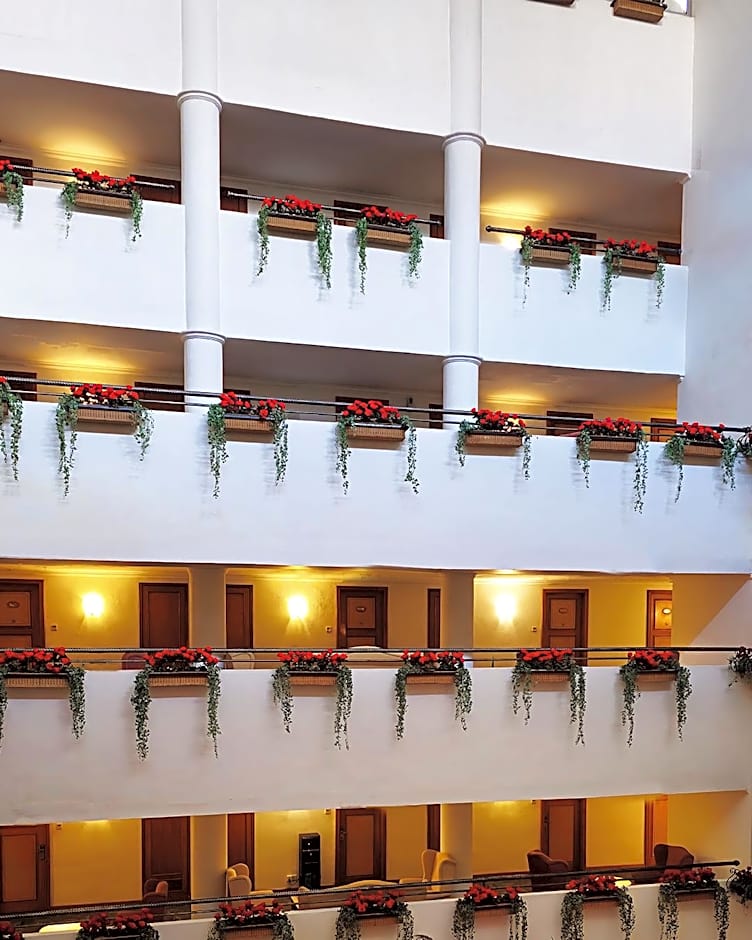 Harmoni Suites Hotel