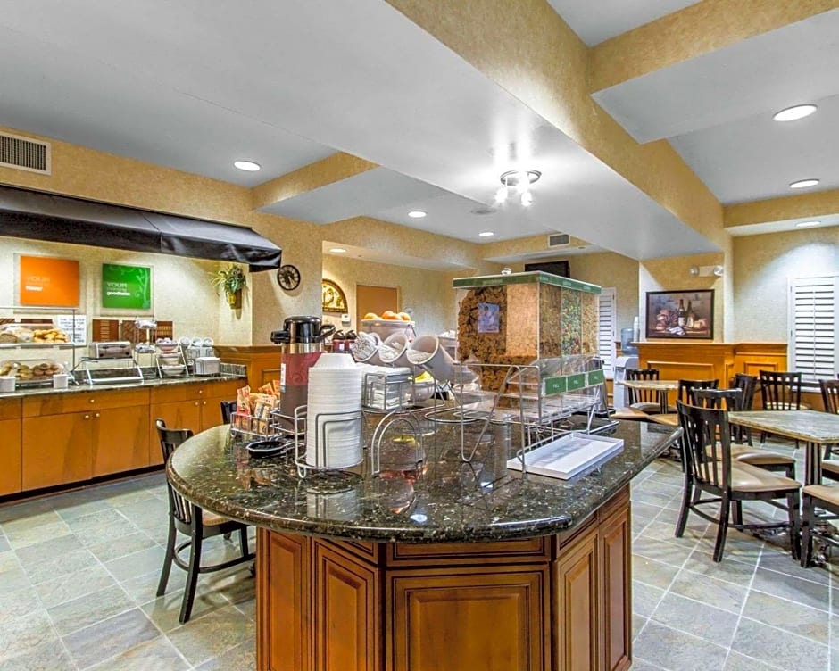 Comfort Suites Kenner