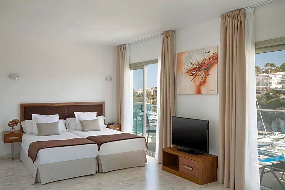 Photo 1 of 4 of Studio, Harbor View, Balcony