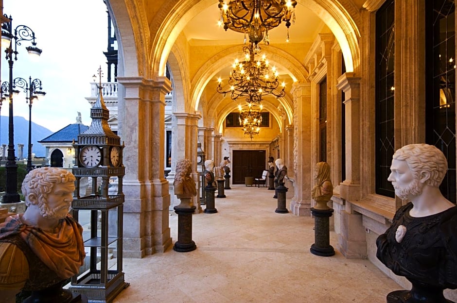 The Old England Hotel