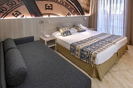 Double Room with Balcony and Sea View