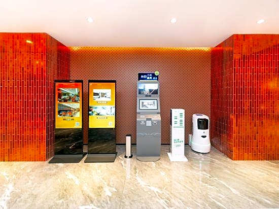 Art Star Hotel (Guangzhou Quzhuang Metro Station)