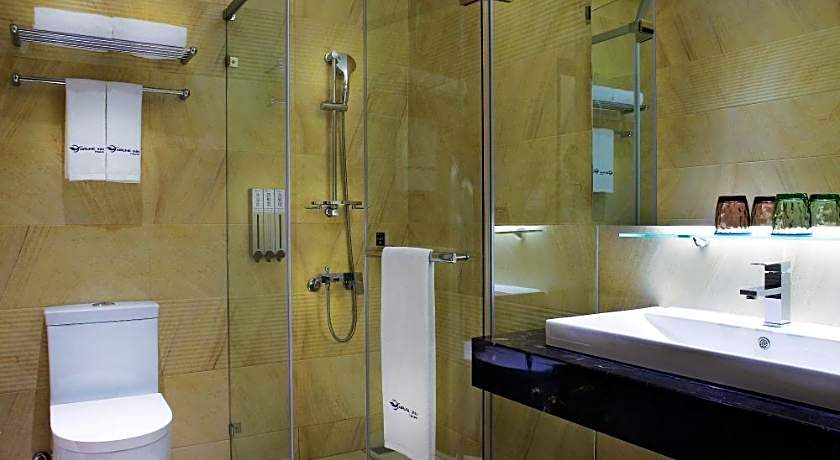 Airline Inn Taichung Green Park Way