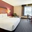La Quinta Inn & Suites by Wyndham Naples East - I-75