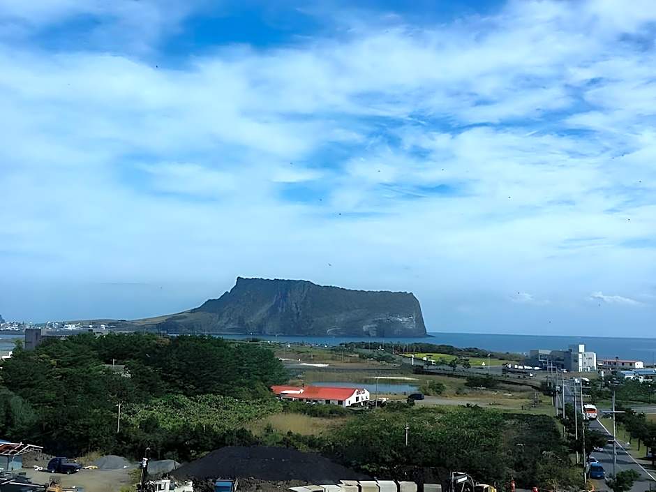Seongsanpo Sky Hotel