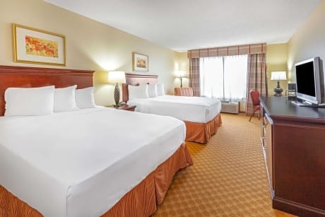 1 King Bed Mobility Accessible Room Non-Smoking