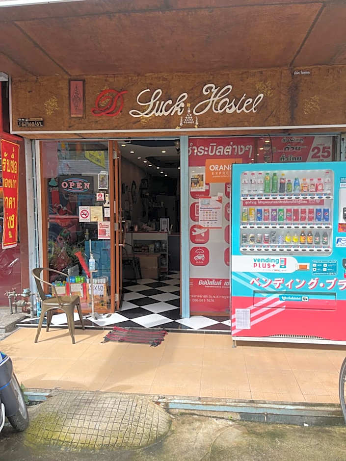 D​ Luck​ Hostel