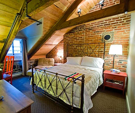 Superior Attic Room