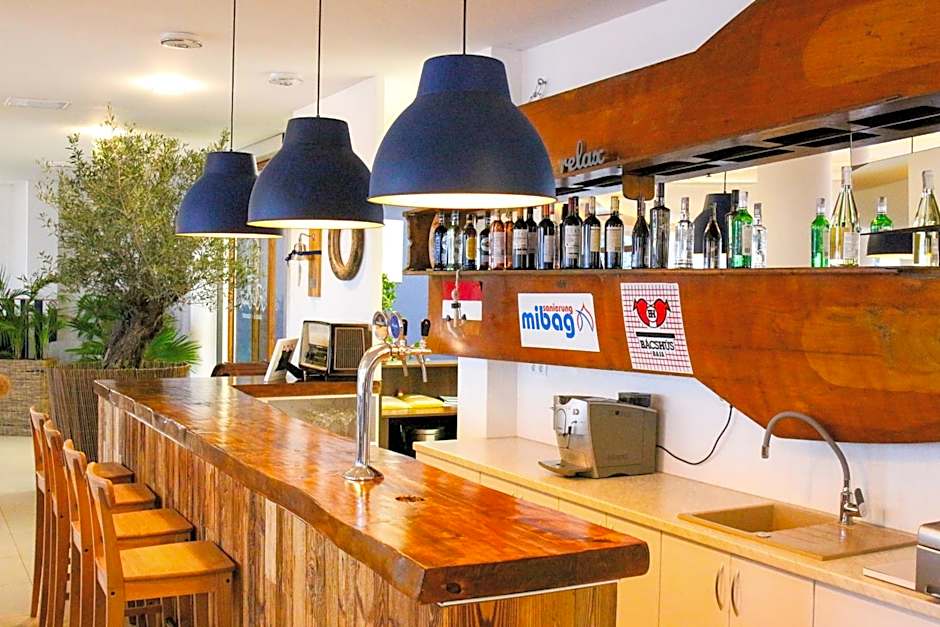 Relax place & restaurant