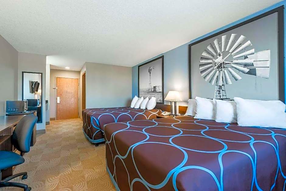 Super 8 by Wyndham Beloit