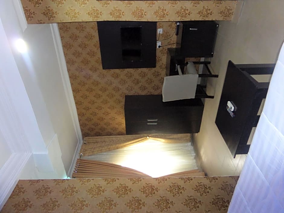 Silverland Hotels and Suites