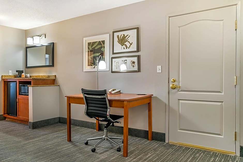 Country Inn & Suites by Radisson, Rossford - Toledo South
