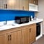 Holiday Inn Express & Suites Milwaukee NW - Park Place By IHG