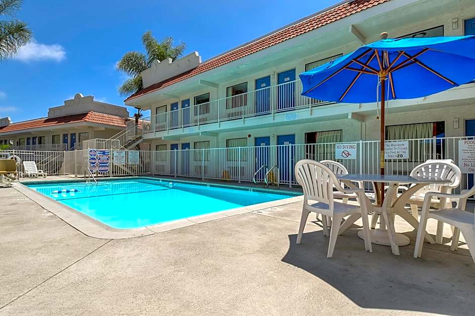 Motel 6-Carlsbad, CA - East Near LEGOLAND