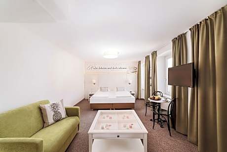 Comfort Triple Room (1 Double Bed and 1 Double Sofa Bed)