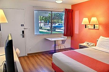 1 Full Bed | ADA/RI Shower/Micfridge