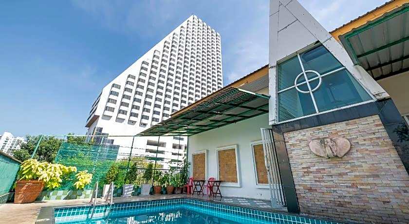 Royal Ivory Sukhumvit Nana by Compass Hospitality