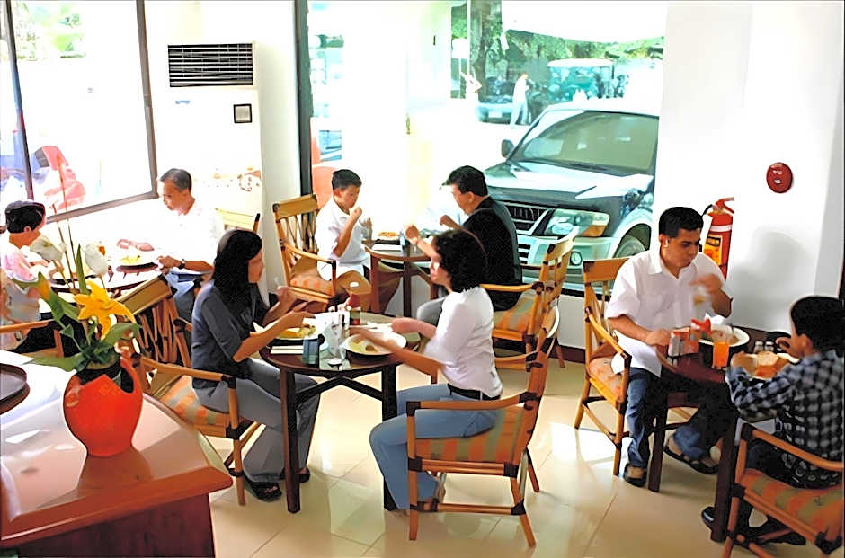 OYO 210 Apple Tree Suites