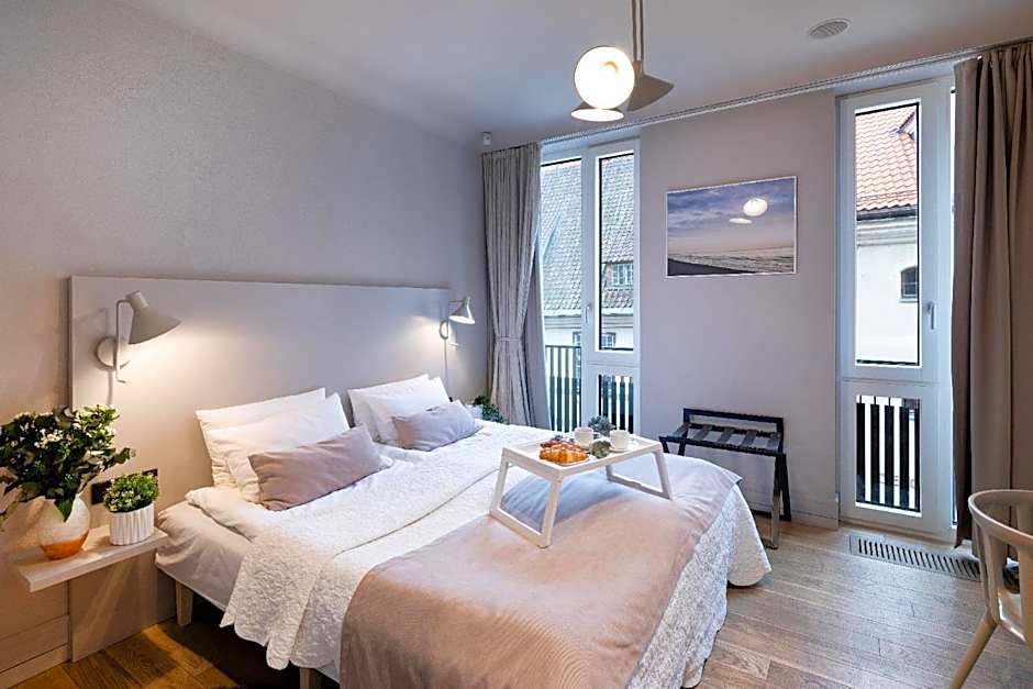Redstone Apartments & Boutique Suites