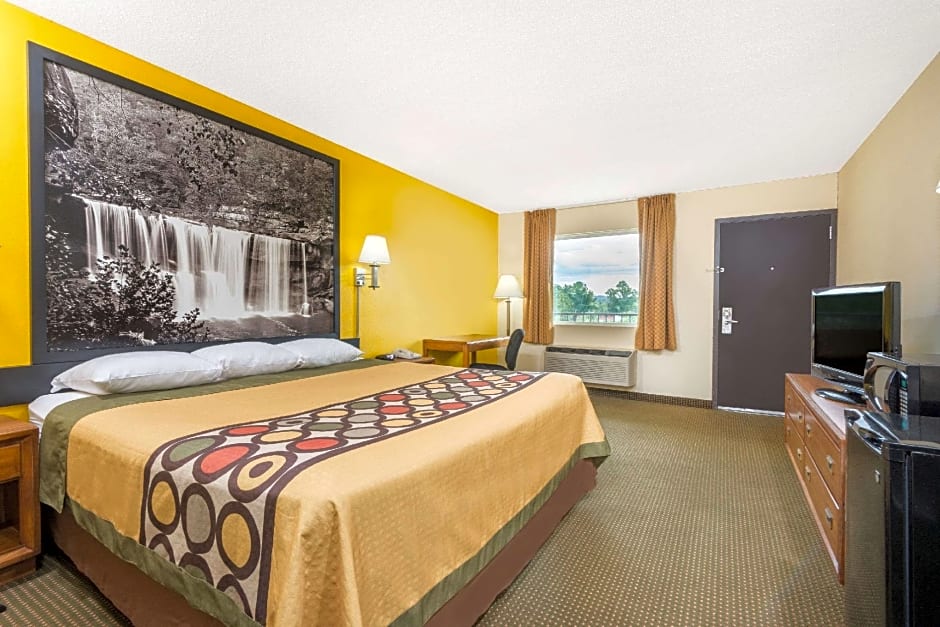 Super 8 by Wyndham Williamsburg